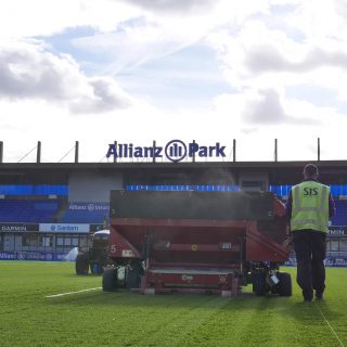 Brushing artificial pitch, synthetic turf installation, grass, hybrid, sand layer