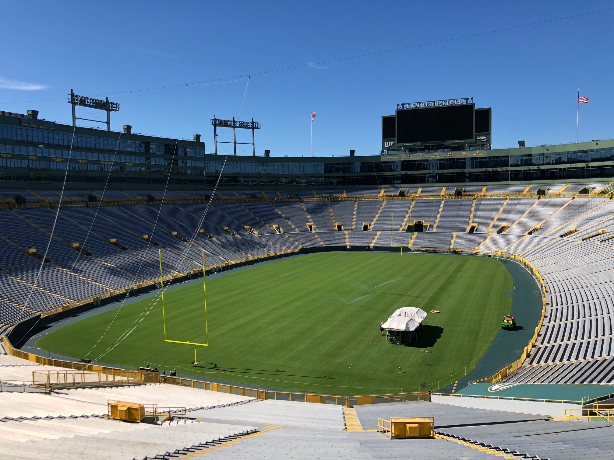 スポーツ NFL lambeau field green bay packers Inside Lambeau Field, ownership situation with Green Bay