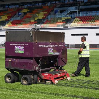 Brushing artificial pitch, synthetic turf installation, grass, hybrid, rubber infill